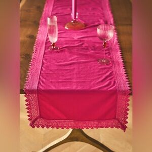 ANTHROPOLOGIE Marietta Table Runner 16”x90” Fuchsia Pink Lace Trim